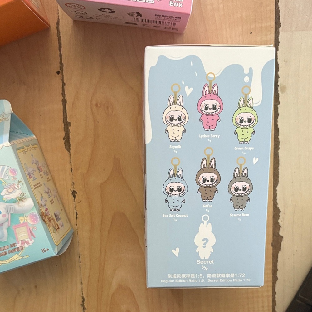 All authentic- blind boxes - Picture 2 of 9
